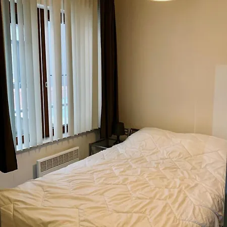 Relaxed Coastal - Steps From & Center Appartement *